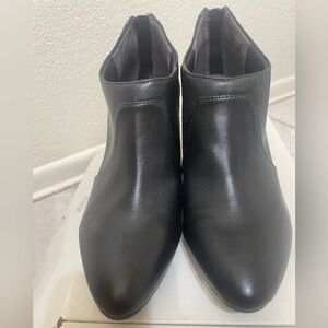 Women’s  Black faux Leather Ankle Boots by Lifestride